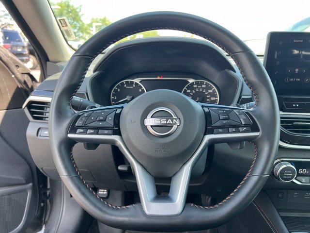 Used 2025 Nissan Altima 2.5 SR w/ SR Premium Package FWD image 13