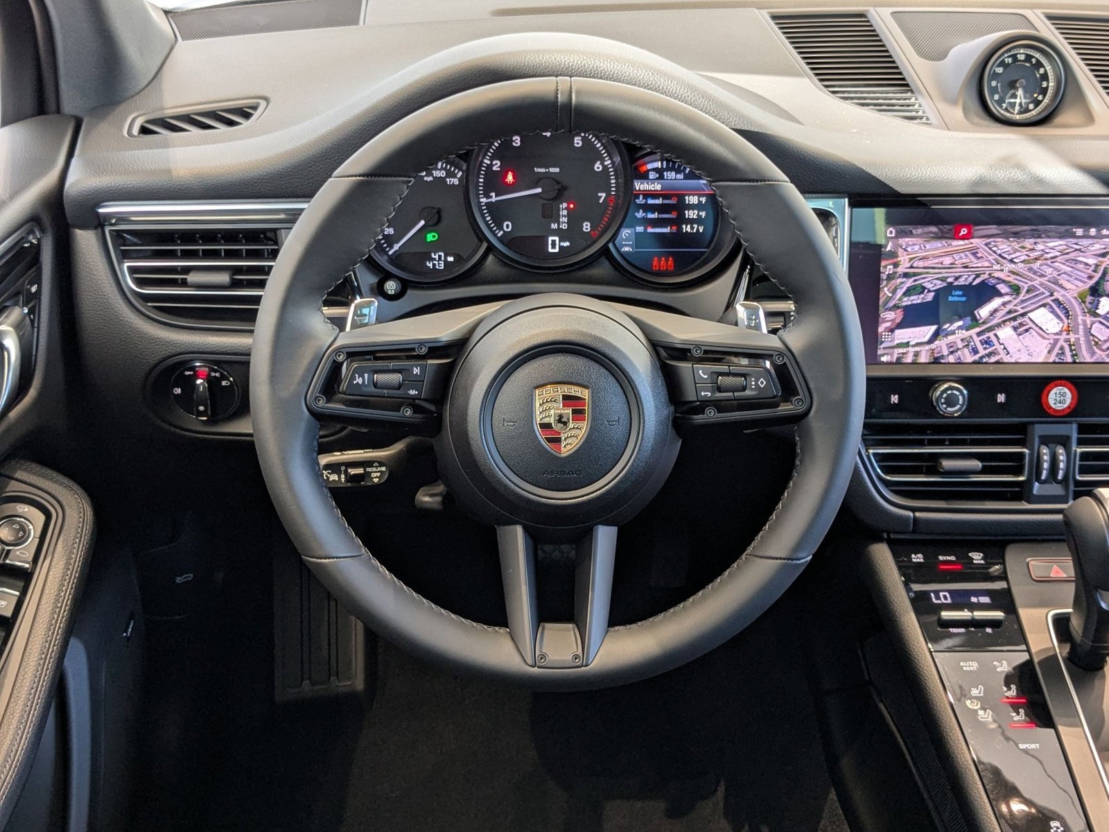 Certified 2025 Porsche Macan image 15