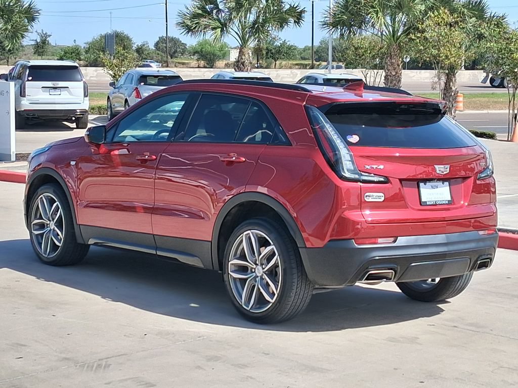Used 2023 Cadillac XT4 Sport w/ Enhanced Visibility Package FWD image 4