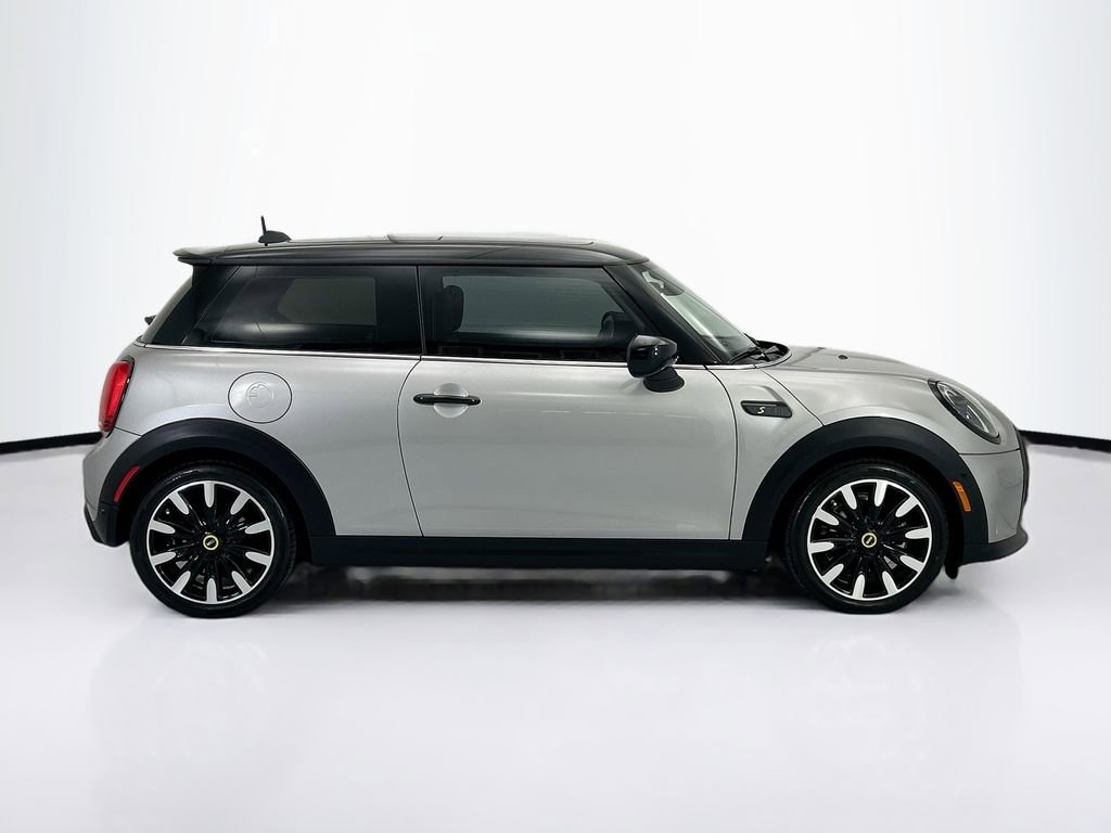 Certified 2024 MINI Cooper SE image 5