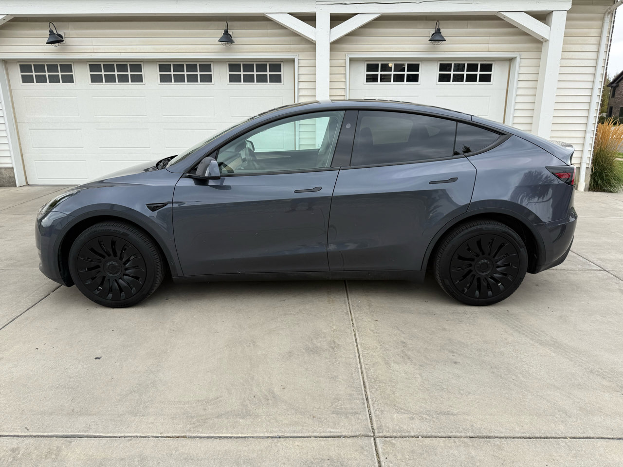 Used 2023 Tesla Model Y Long Range image 7