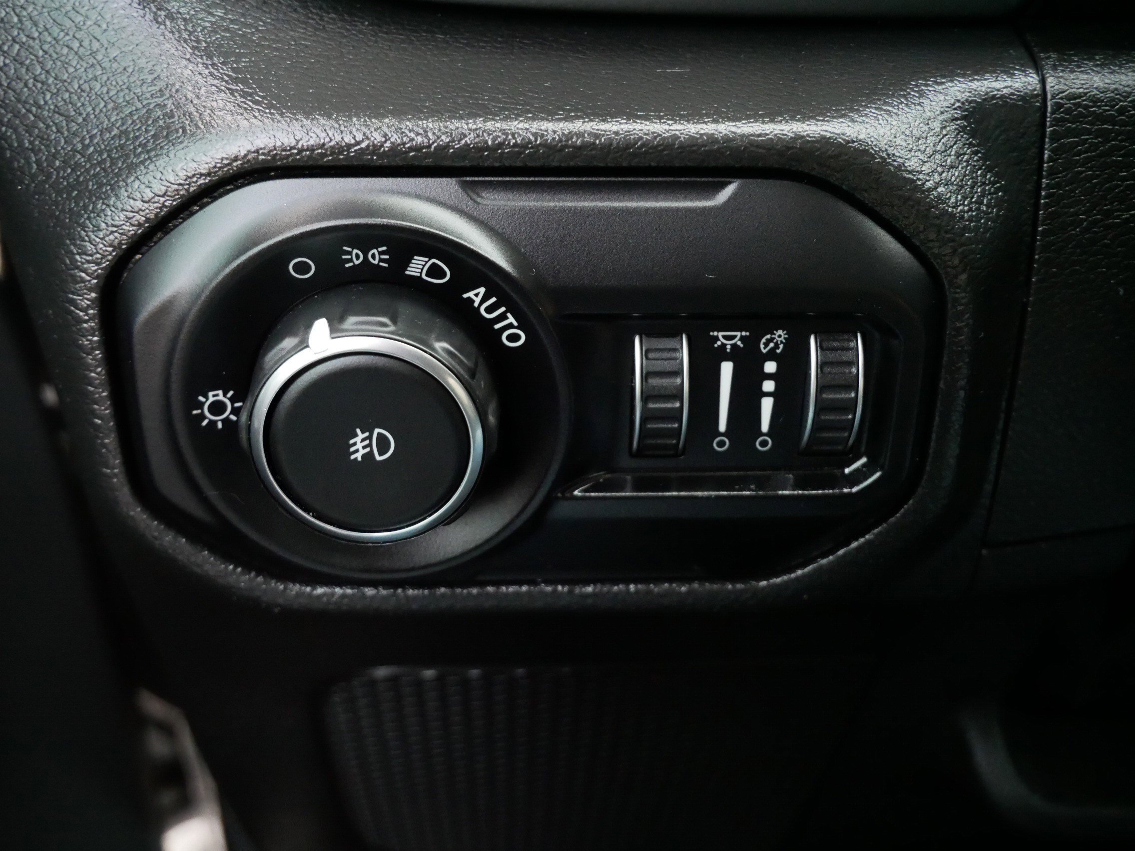 Used 2022 Jeep Wrangler Unlimited Sport image 27