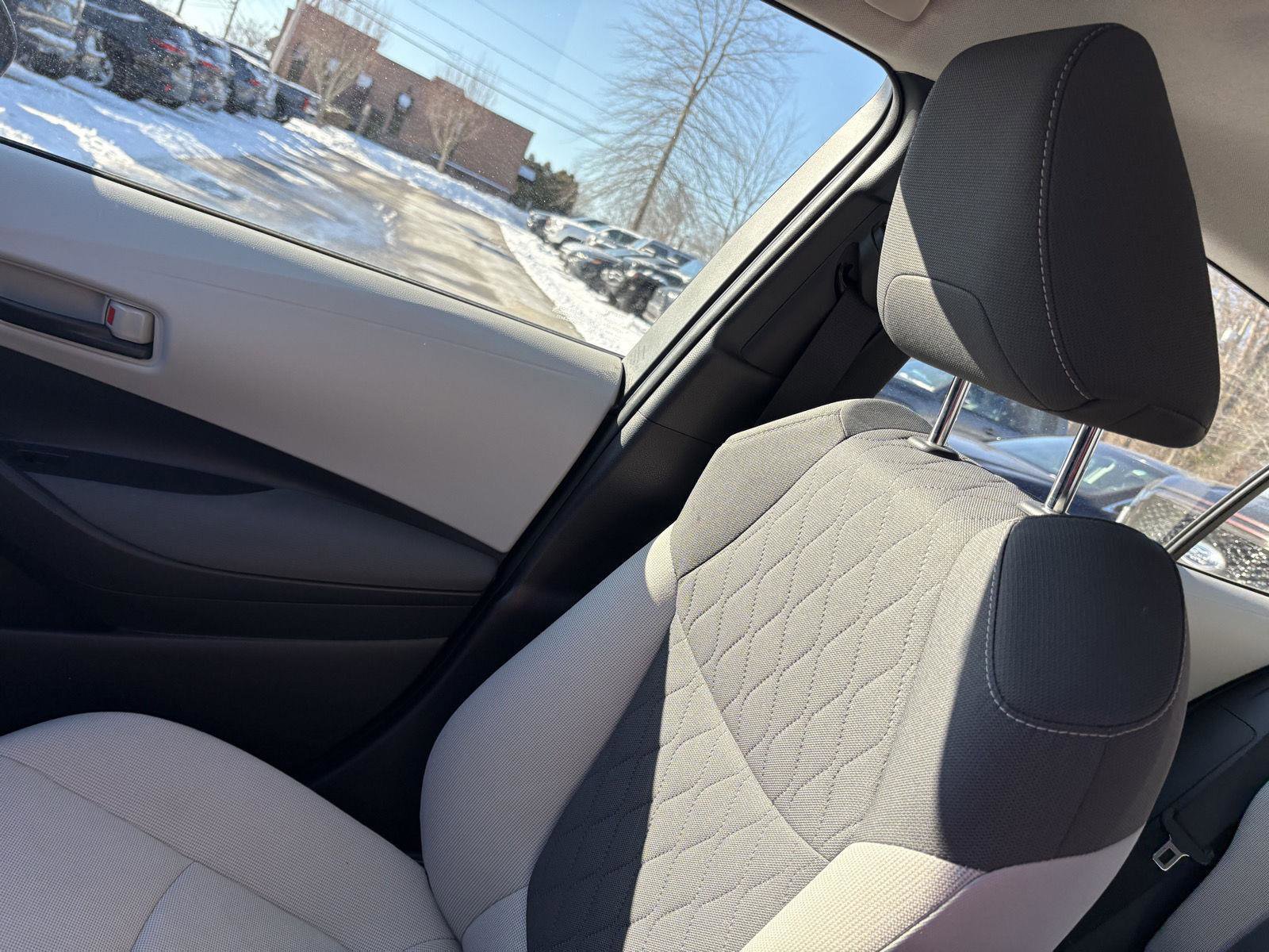 Used 2022 Toyota Corolla LE image 20