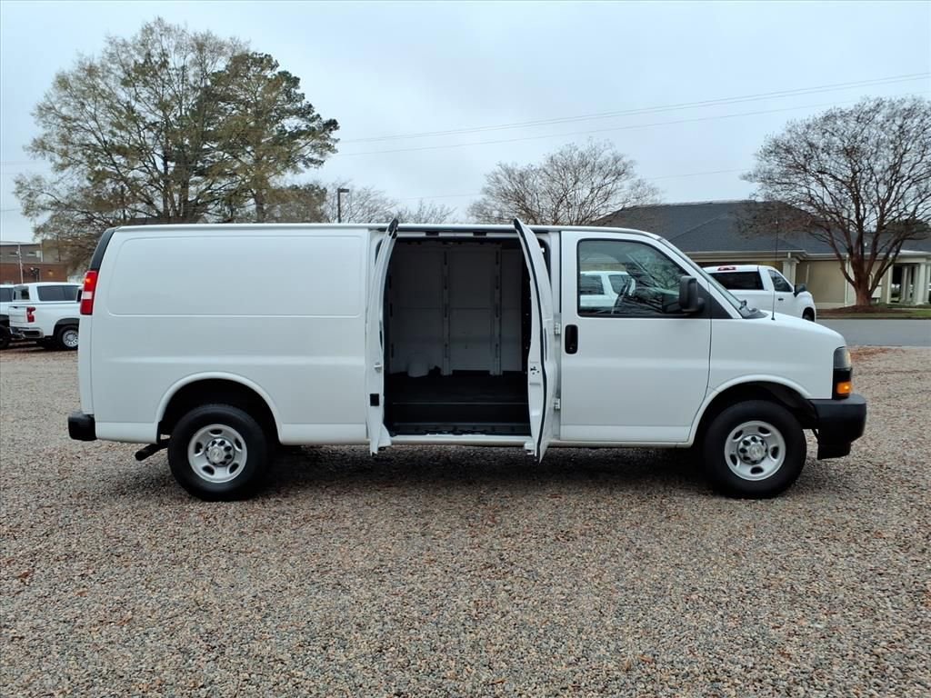 Used 2021 Chevrolet Express 2500 Extended w/ Driver Convenience Package image 10