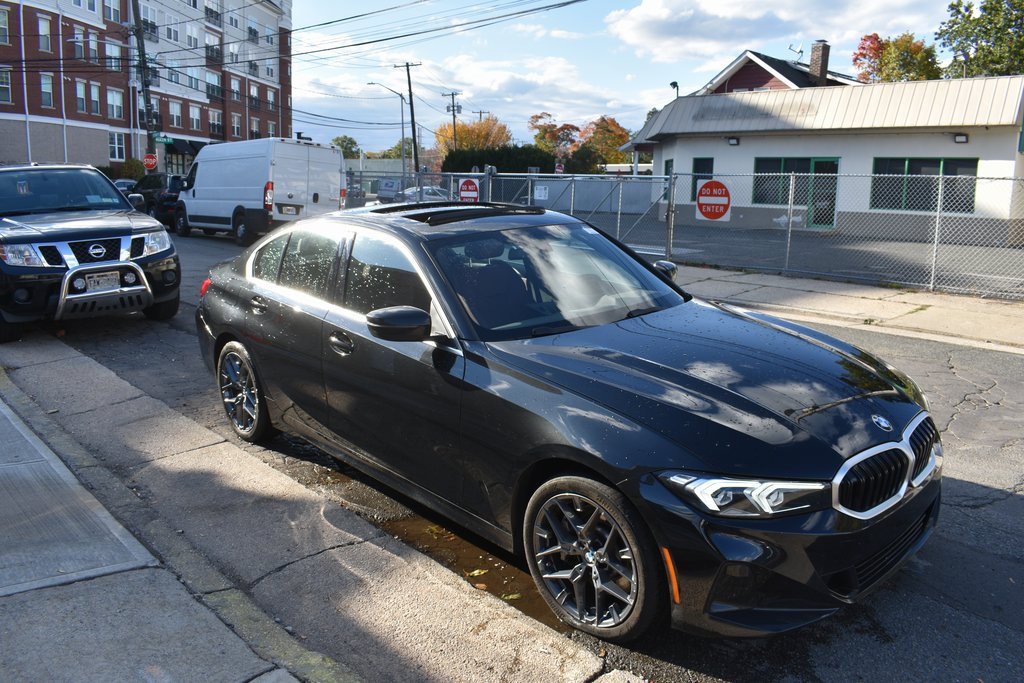 Used 2025 BMW 330i xDrive Sedan image 4