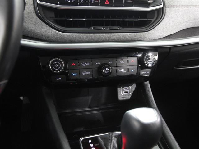 Used 2022 Jeep Compass Latitude w/ Sun and Sound Group image 14