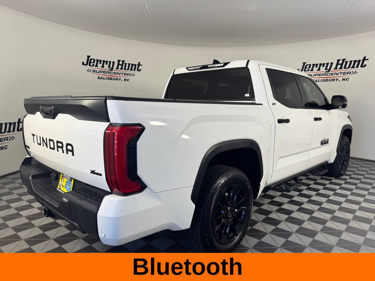 Used 2023 Toyota Tundra SR5 w/ SR5 Convenience Package AWD/4WD image 7