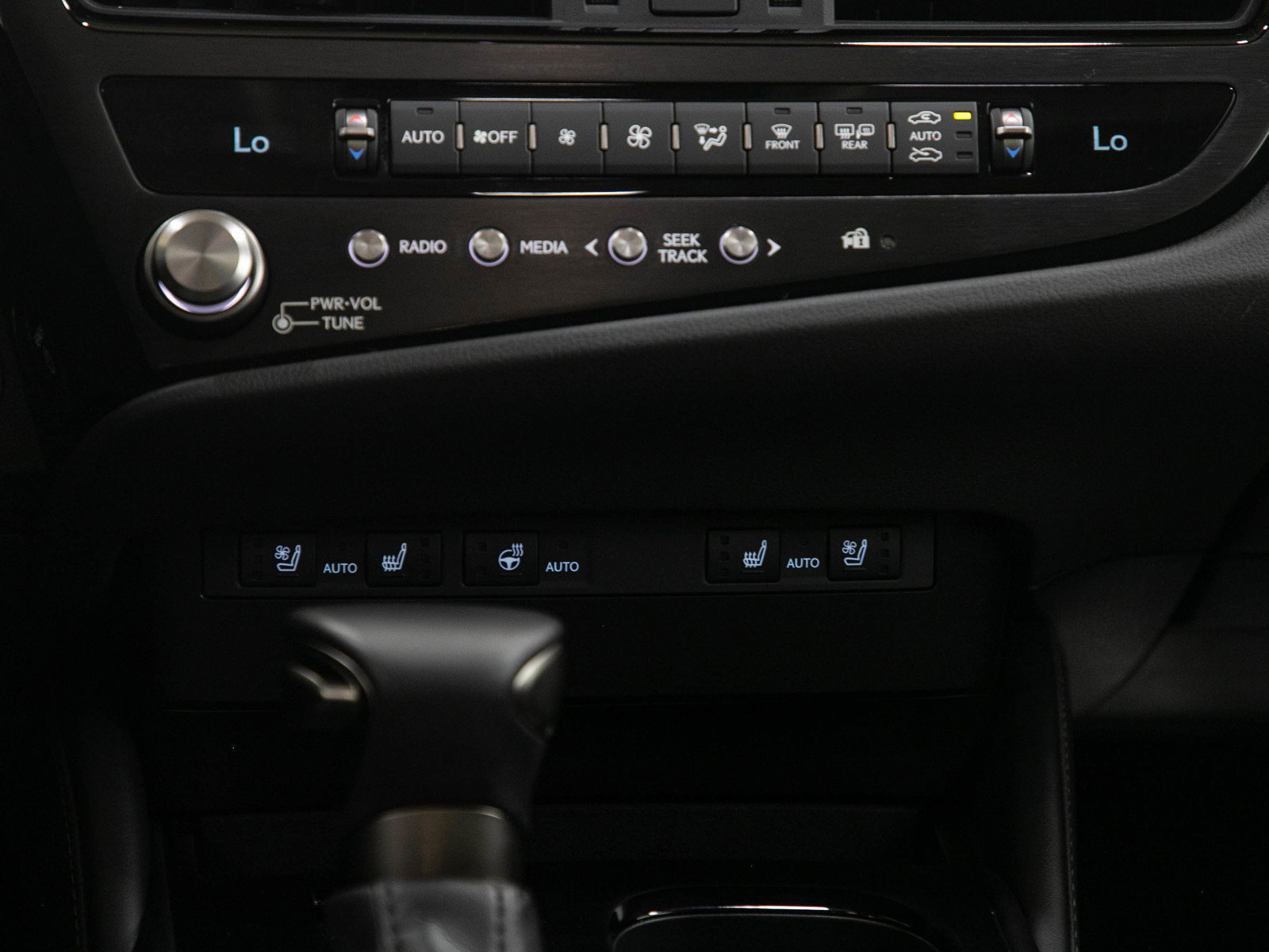 Used 2025 Lexus ES 300h FWD image 17