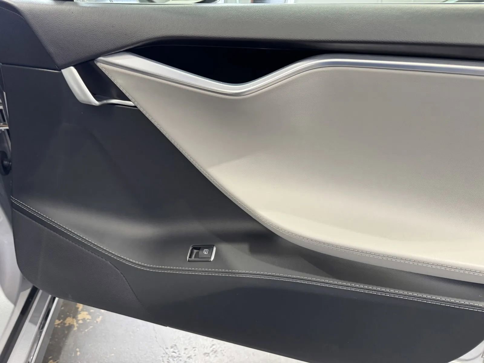 Used 2014 Tesla Model S 85 image 7