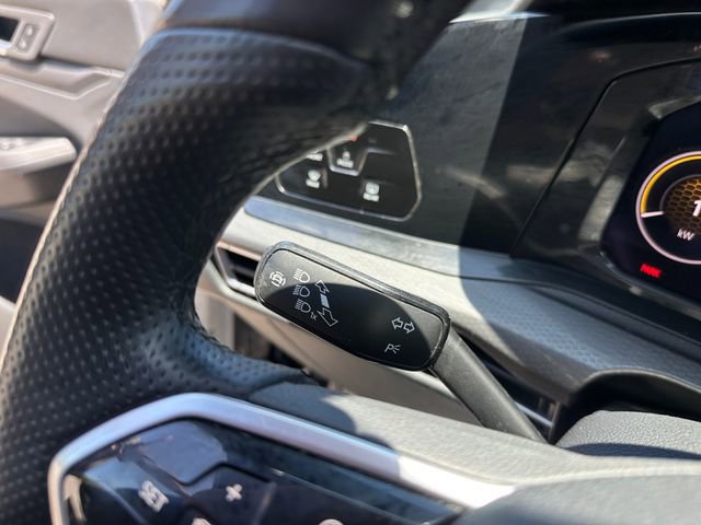 Used 2022 Volkswagen GTI SE FWD image 24