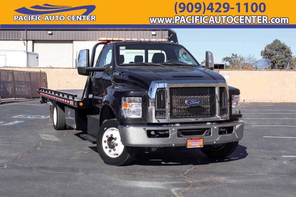Used 2023 Ford F650 2WD Regular Cab Super Duty image 1