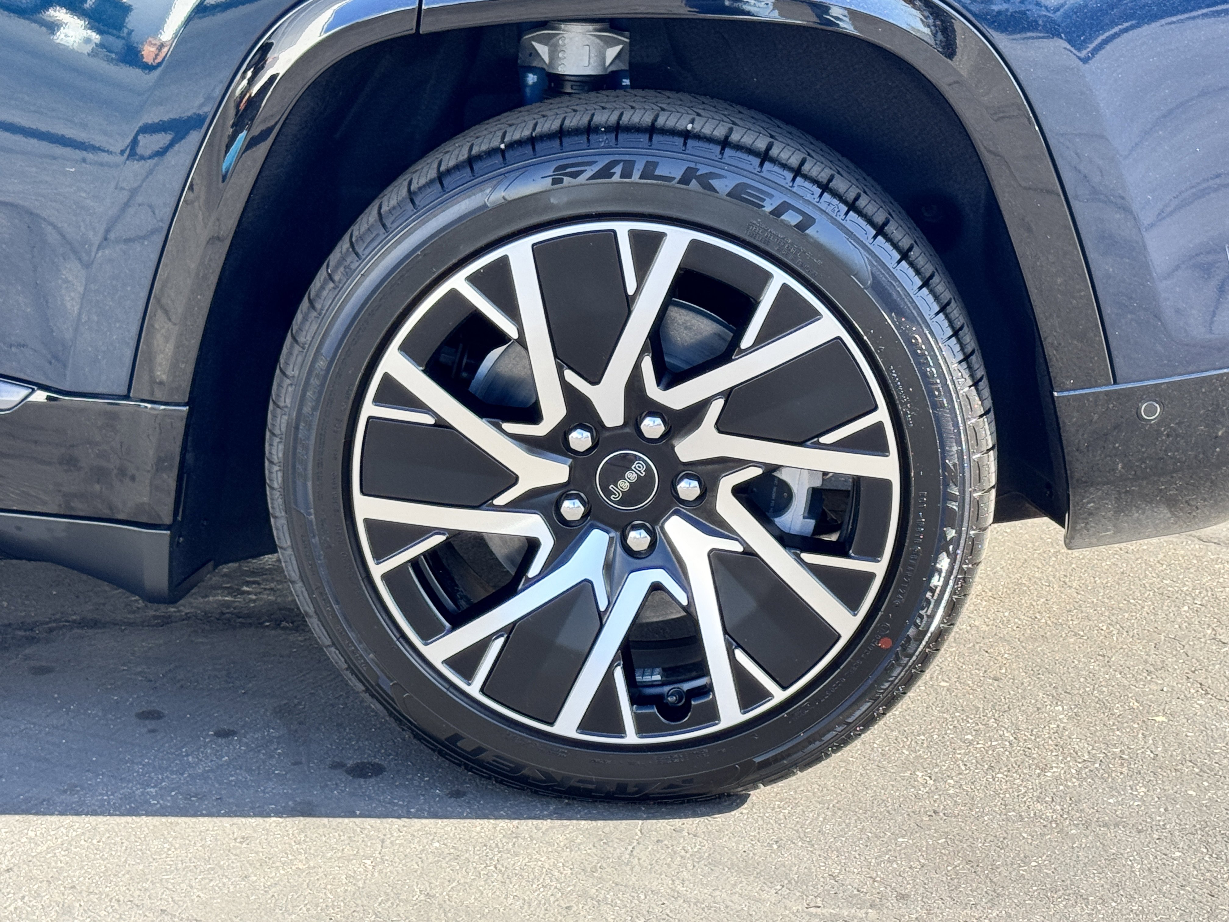 New 2025 Jeep Wagoneer Limited image 14