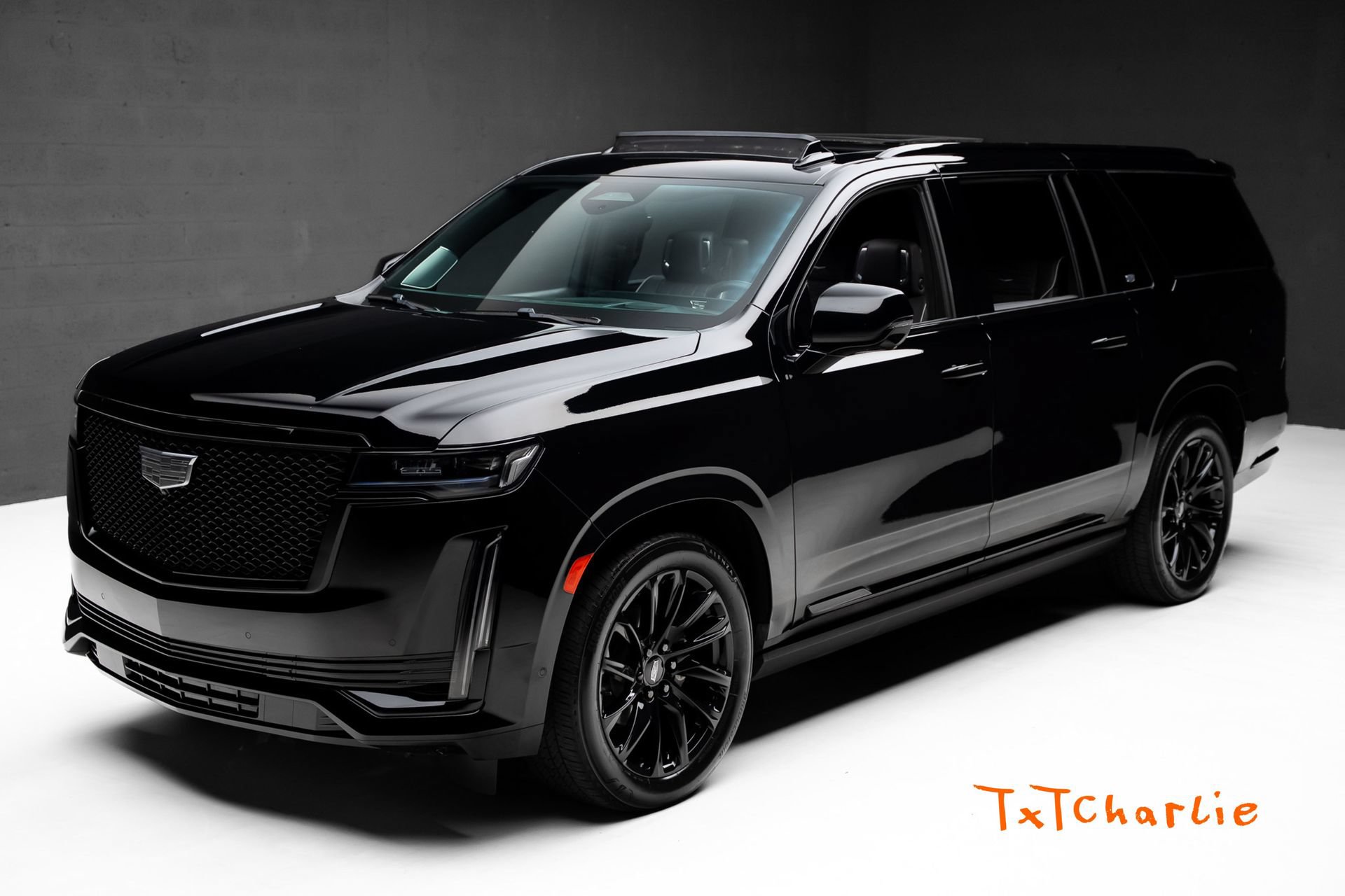 Used 2024 Cadillac Escalade ESV Sport Platinum w/ LPO, ONYX Package AWD/4WD image 1