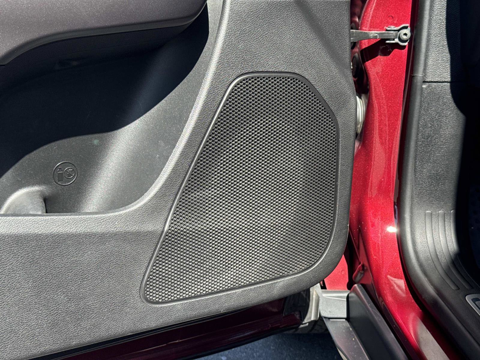 Used 2019 Jeep Cherokee Limited w/ Luxury Group image 20