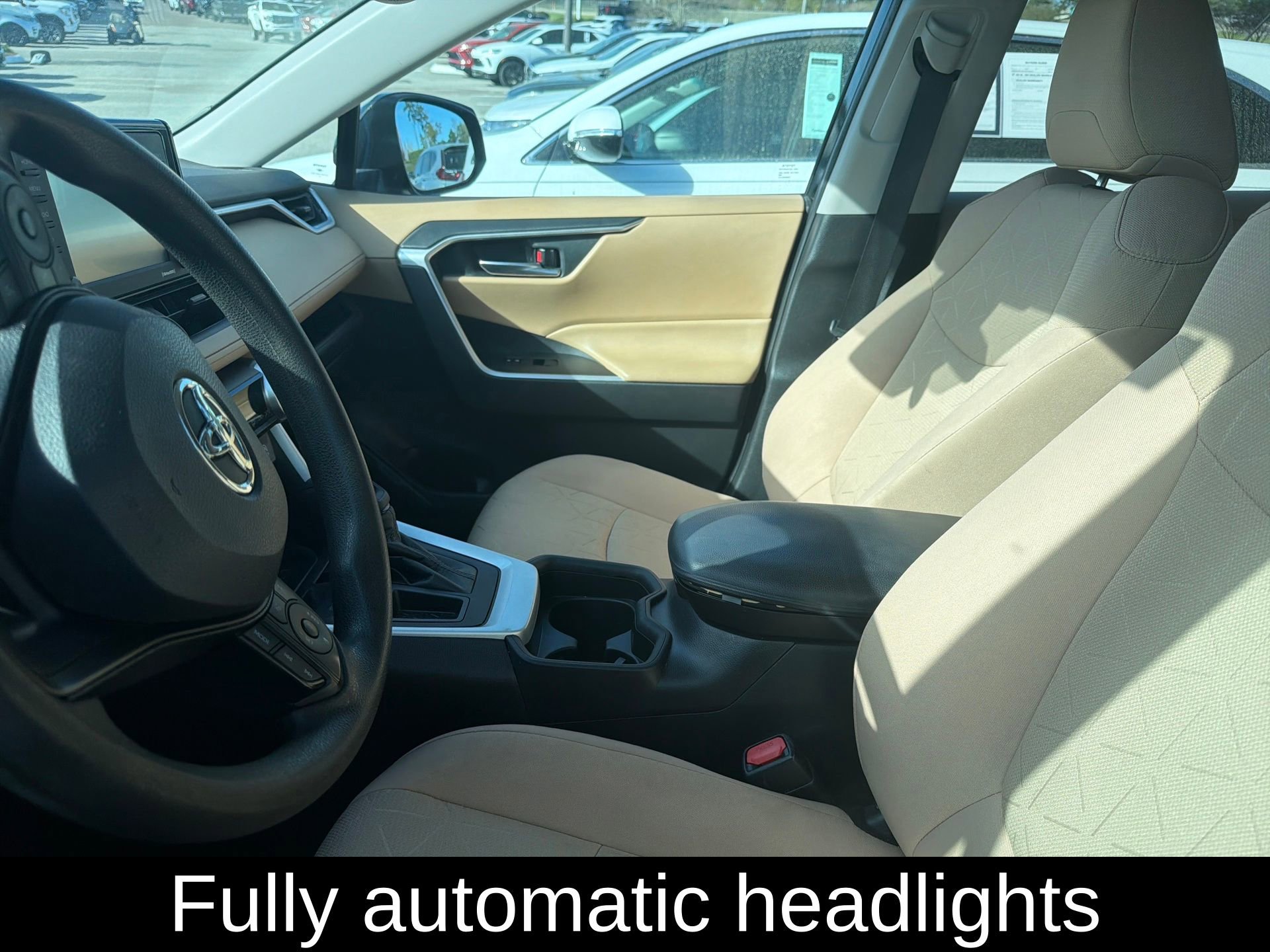 Used 2021 Toyota RAV4 XLE image 4