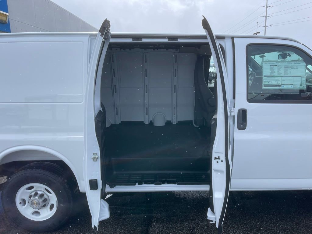 New 2025 Chevrolet Express 2500 w/ Driver Convenience Package image 19