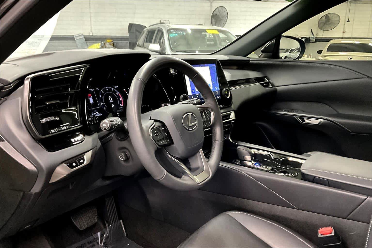 Used 2024 Lexus RX 350 FWD w/ Technology Package image 17