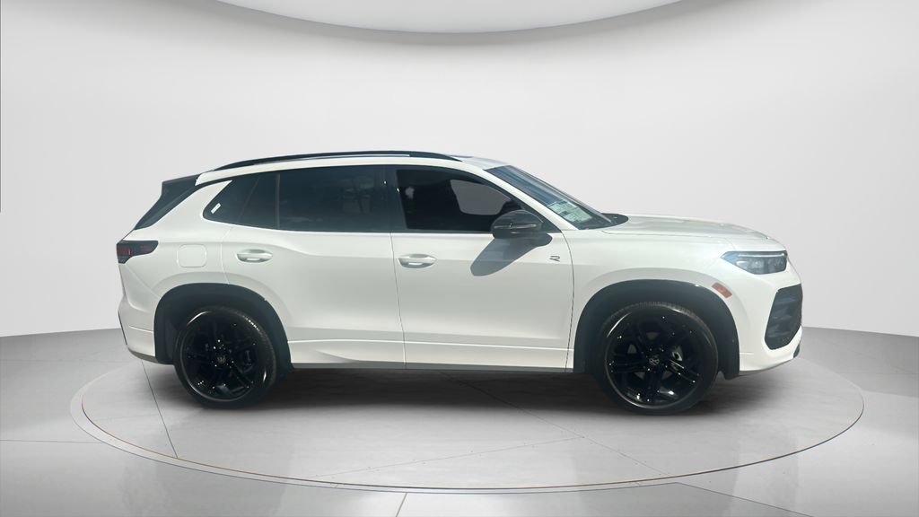 New 2026 Volkswagen Tiguan SE R-Line FWD image 4