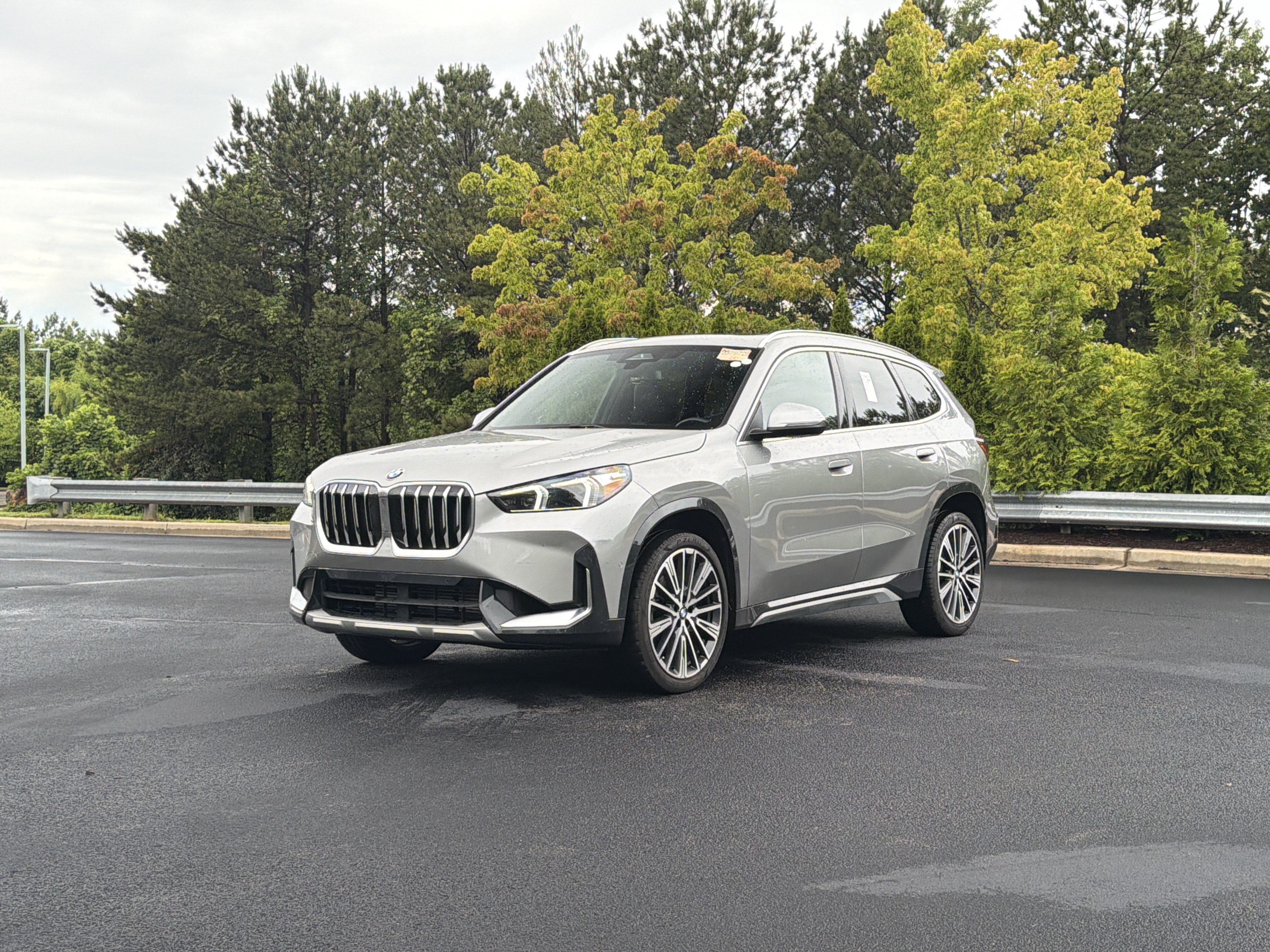 Used 2025 BMW X1 xDrive28i w/ Convenience Package AWD/4WD image 11