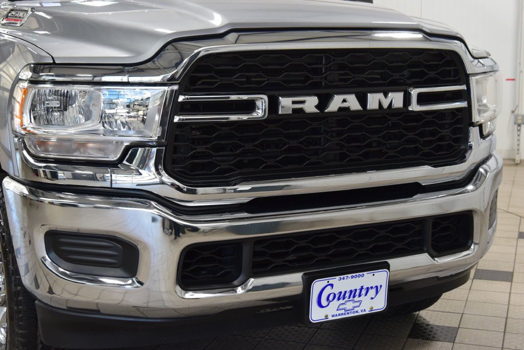 Used 2024 RAM 2500 Tradesman w/ Chrome Appearance Group AWD/4WD image 13