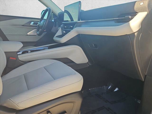 Used 2025 Ford Explorer Platinum w/ LUX Leather Package image 24