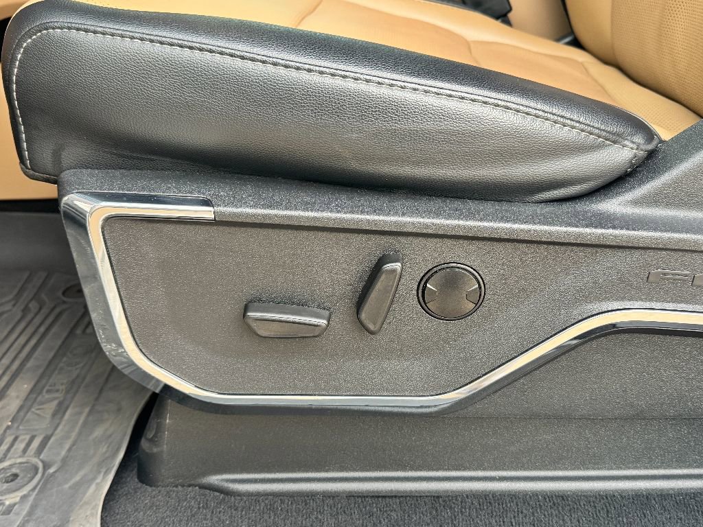 Used 2024 Ford F250 Lariat w/ Chrome Package image 19