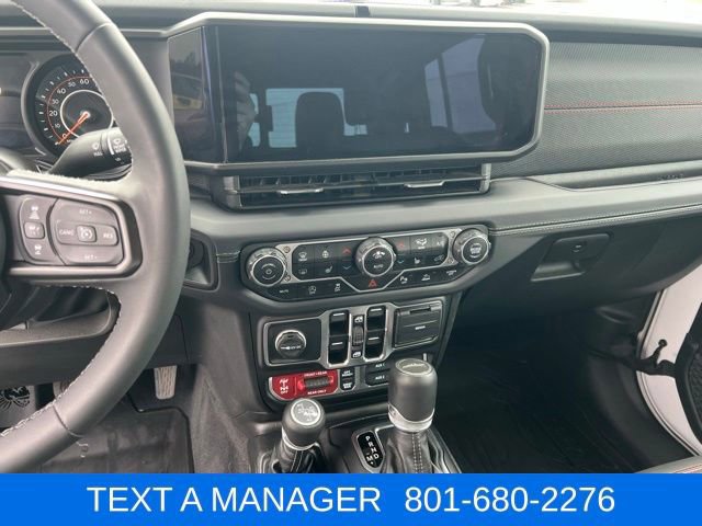 Used 2025 Jeep Gladiator Rubicon AWD/4WD image 24