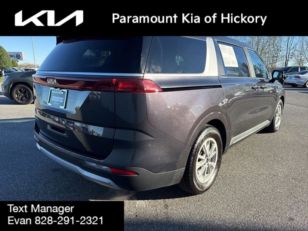 Used 2023 Kia Carnival LX image 7