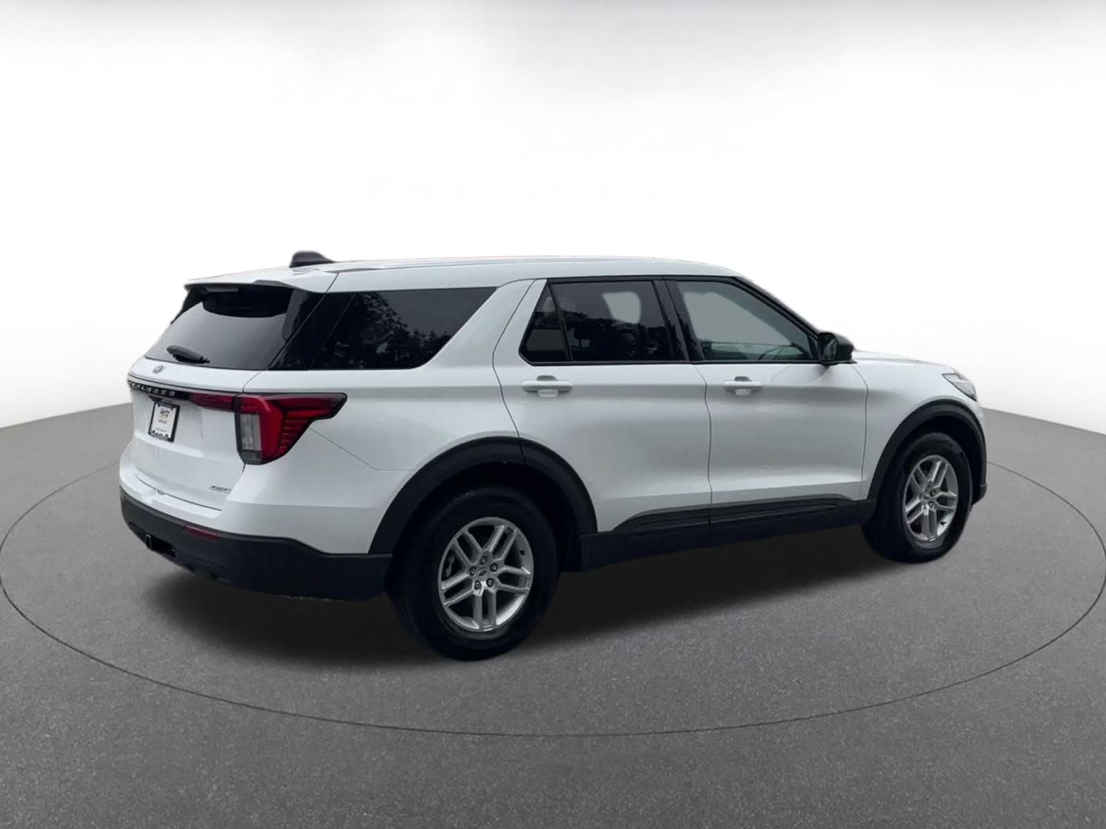 Used 2026 Ford Explorer Active AWD/4WD image 14