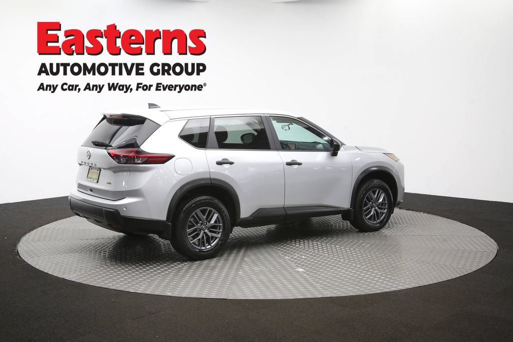 Used 2024 Nissan Rogue S AWD/4WD image 43