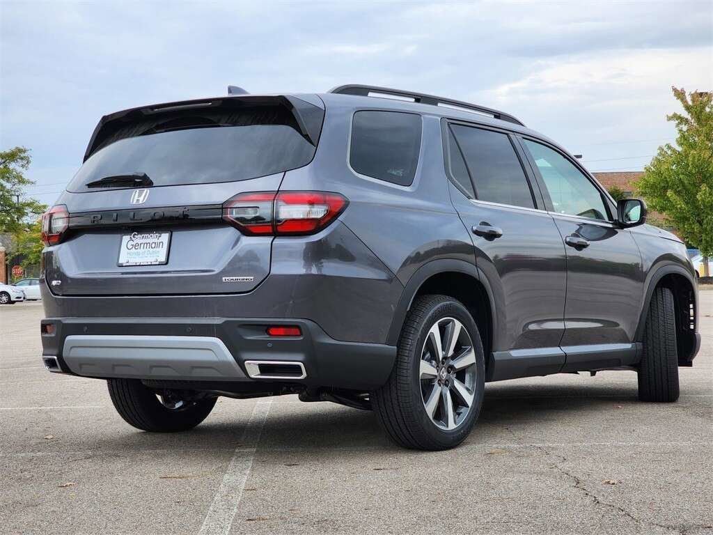 Certified 2024 Honda Pilot Touring image 16