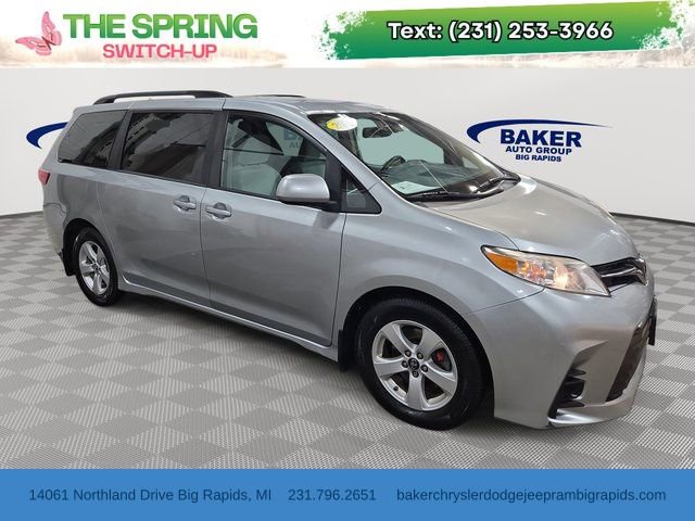 Used 2020 Toyota Sienna LE image 1