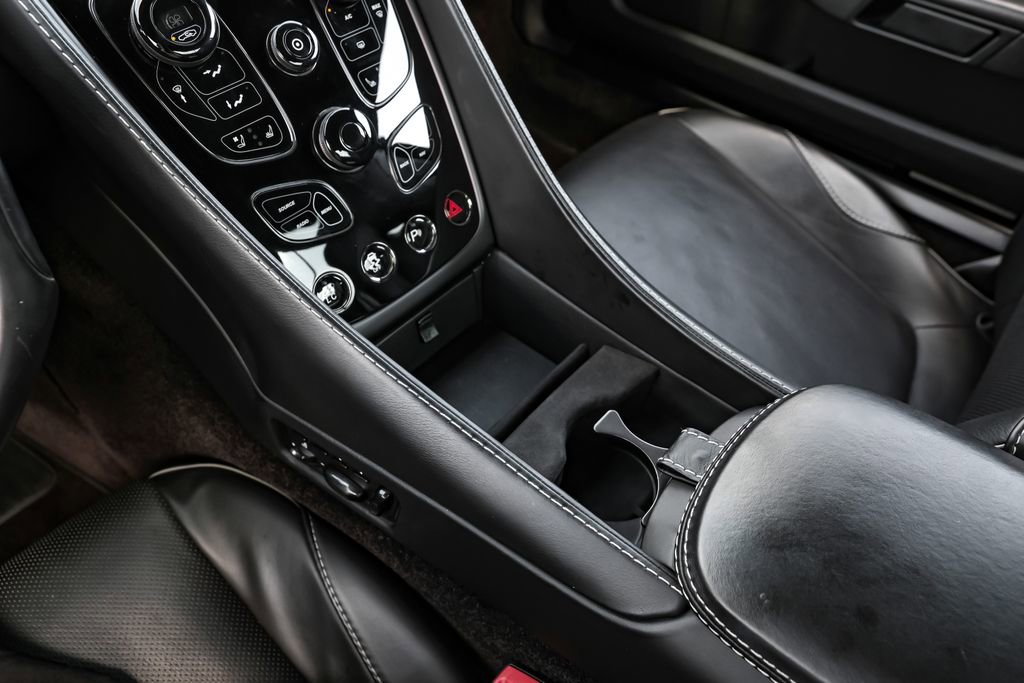 Used 2016 Aston Martin Vanquish Coupe RWD image 19