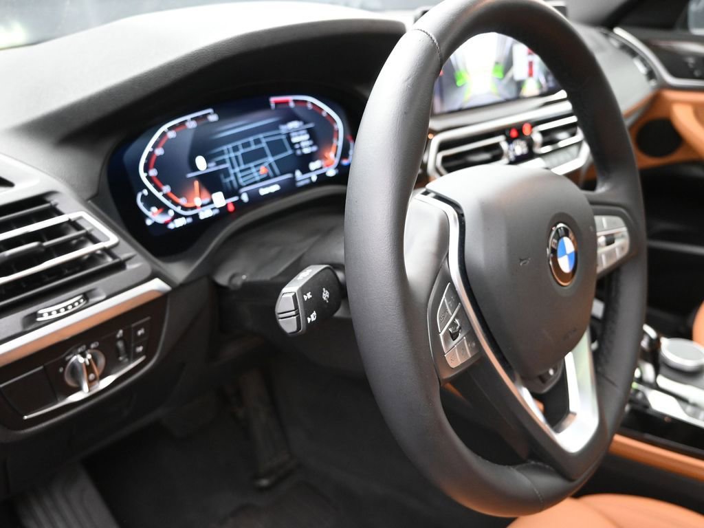 Certified 2025 BMW X4 xDrive30i image 11