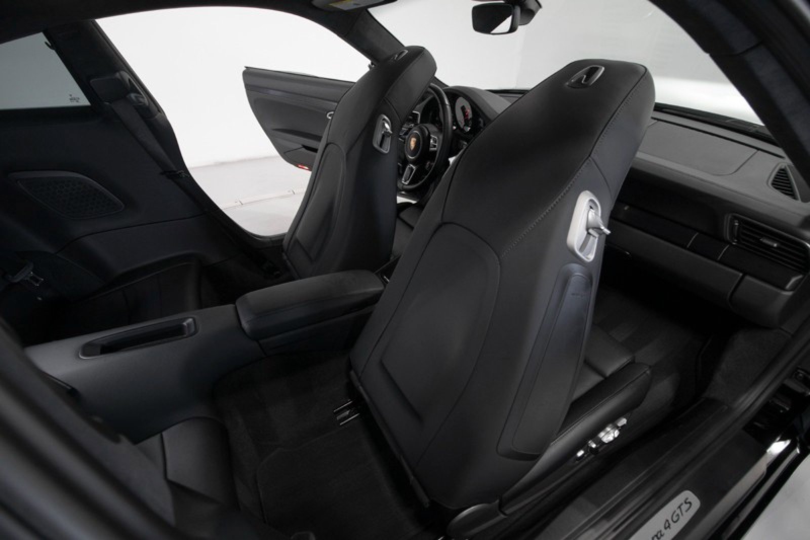 Used 2018 Porsche 911 Carrera 4 GTS image 54