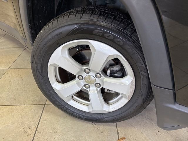 Used 2019 Jeep Compass Latitude w/ Popular Equipment Group image 4