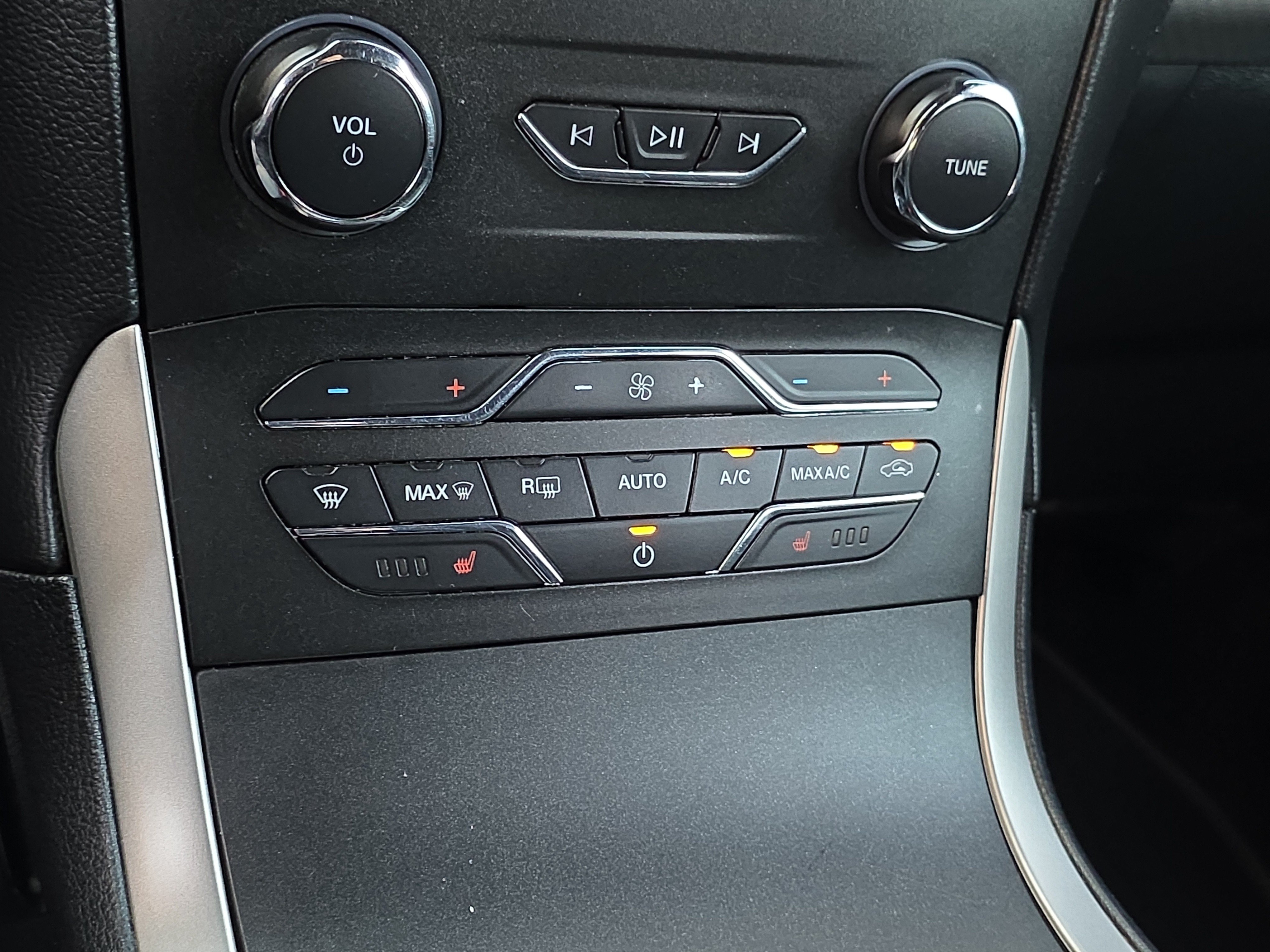 Used 2020 Ford Edge ST-Line FWD image 19