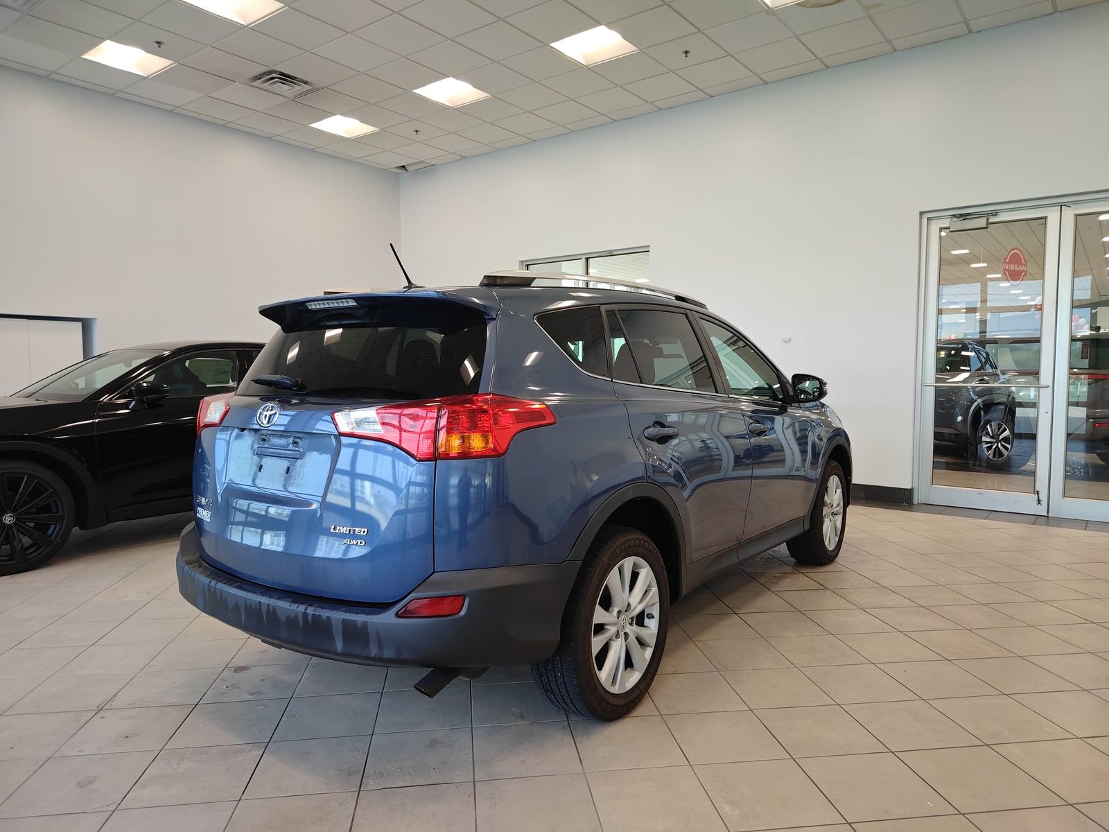 Used 2014 Toyota RAV4 Limited AWD/4WD image 3