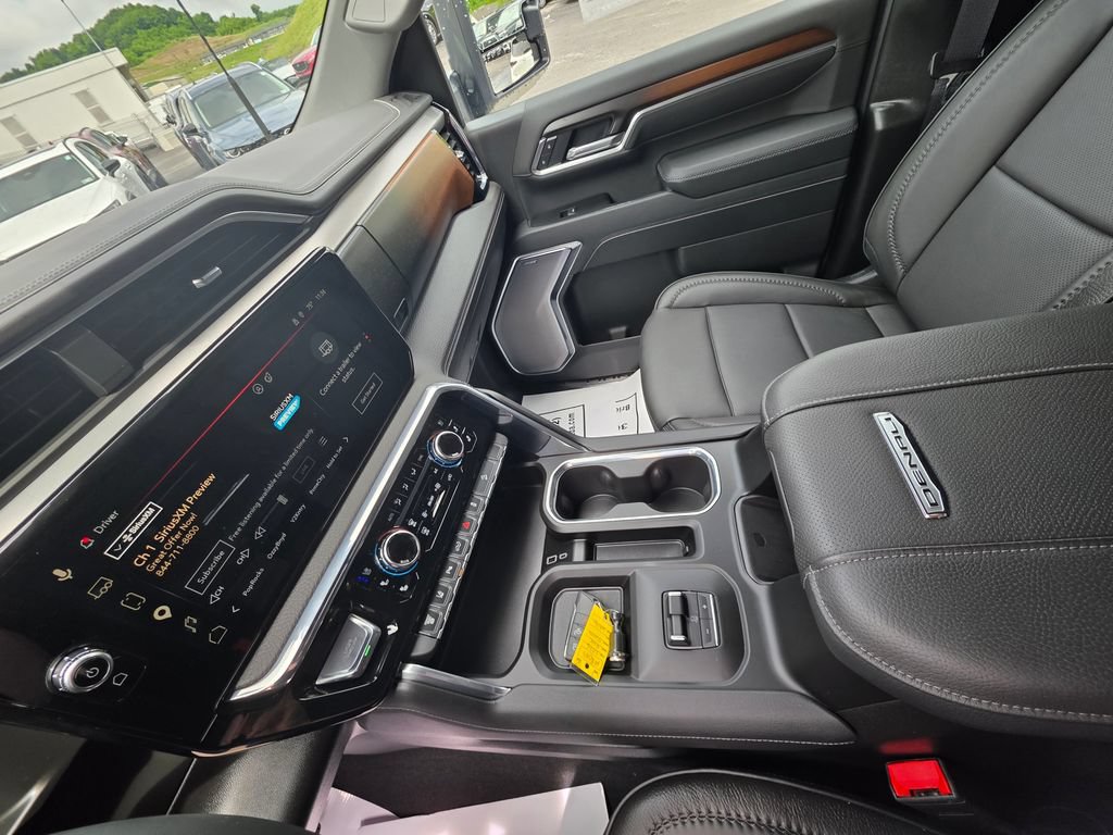 Used 2026 GMC Sierra 2500 Denali w/ Technology Package AWD/4WD image 19