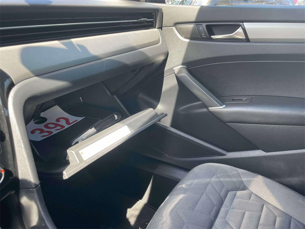 Used 2021 Volkswagen Passat 2.0T S image 31