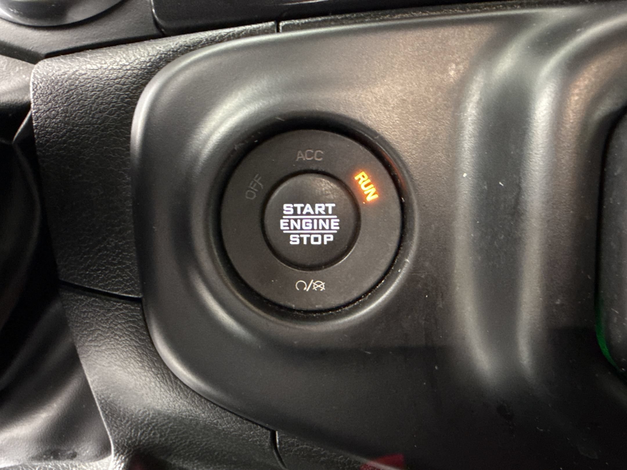 Used 2022 Jeep Wrangler Unlimited Sahara AWD/4WD image 23