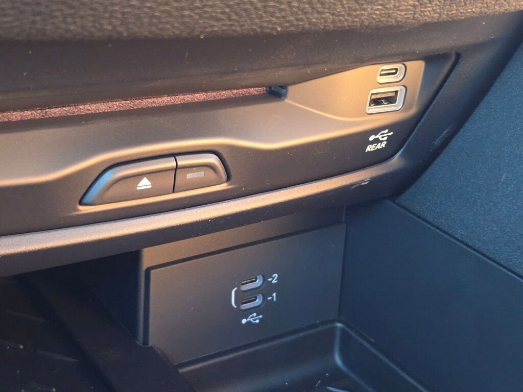 New 2026 Chrysler Pacifica Pinnacle image 28