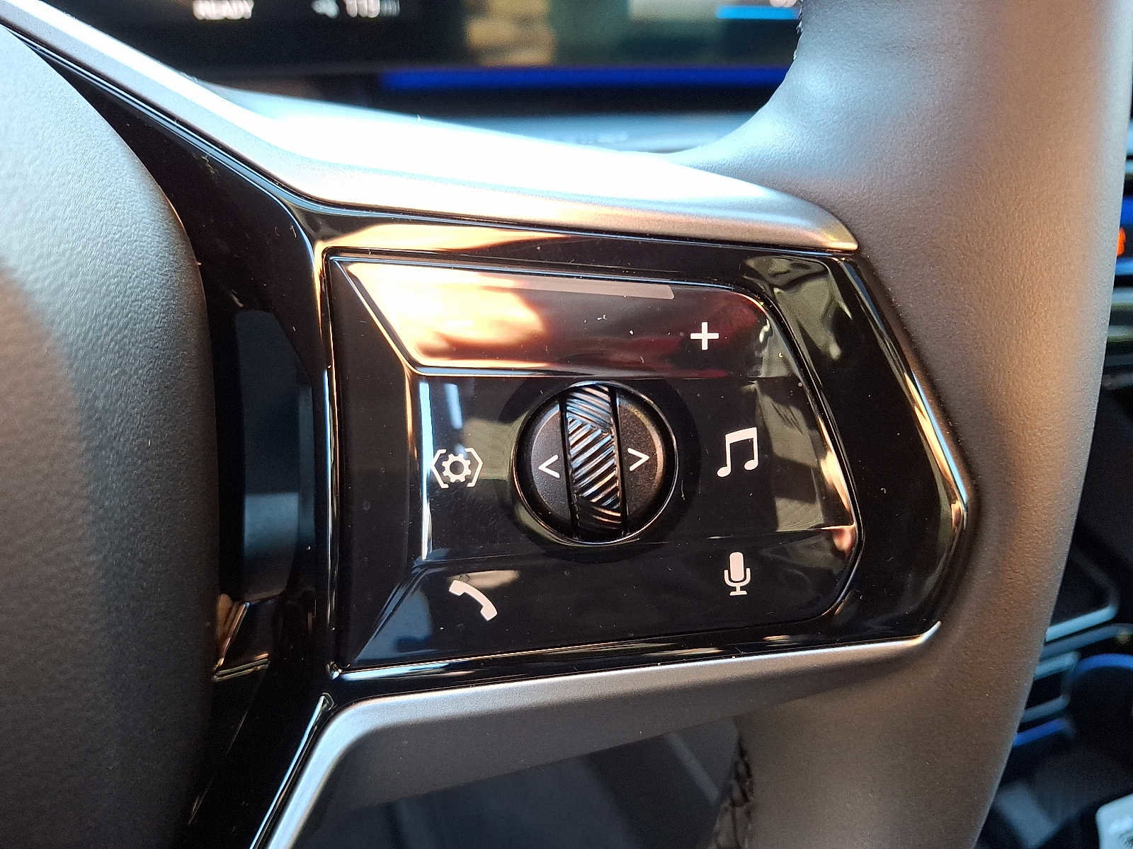 Used 2025 BMW i5 xDrive40 w/ Premium Package image 23