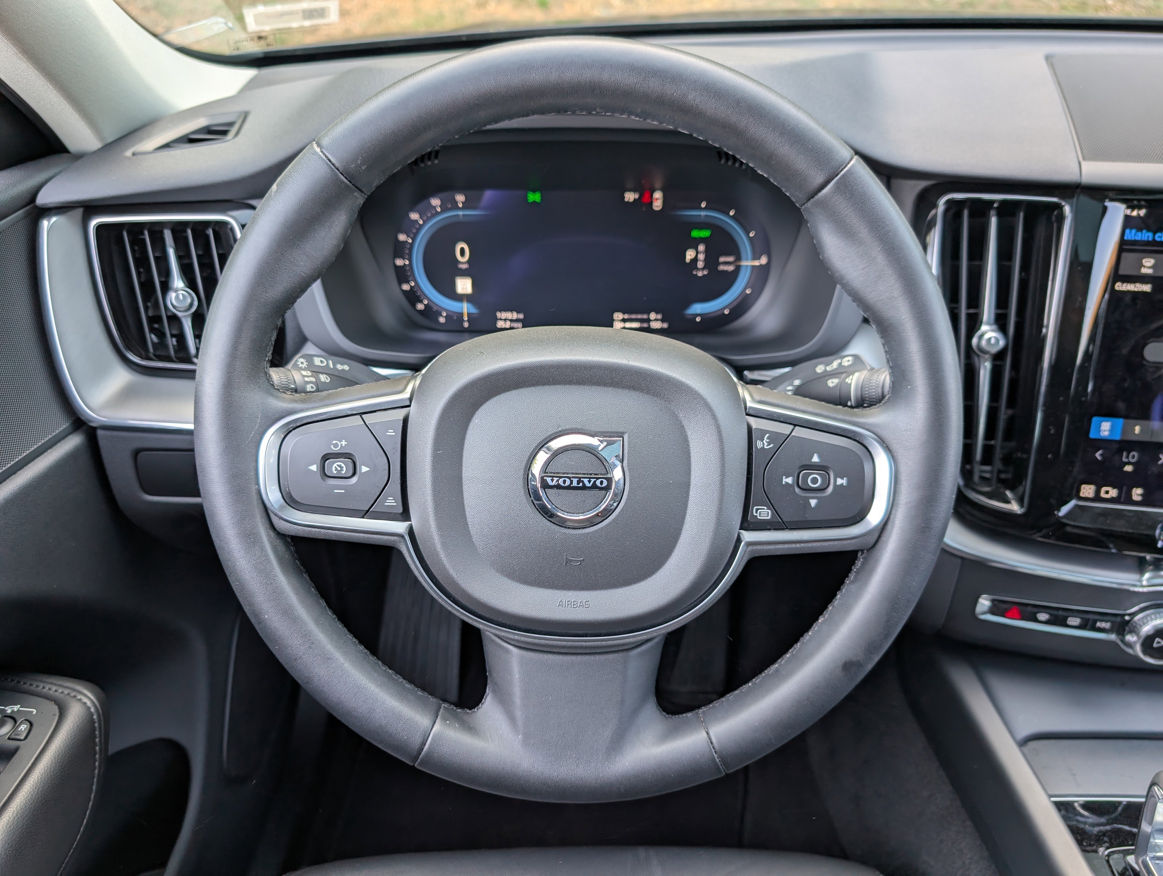 Used 2023 Volvo XC60 T8 Core image 24