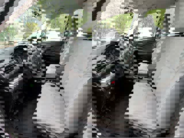 Used 2015 Honda CR-V LX image 9