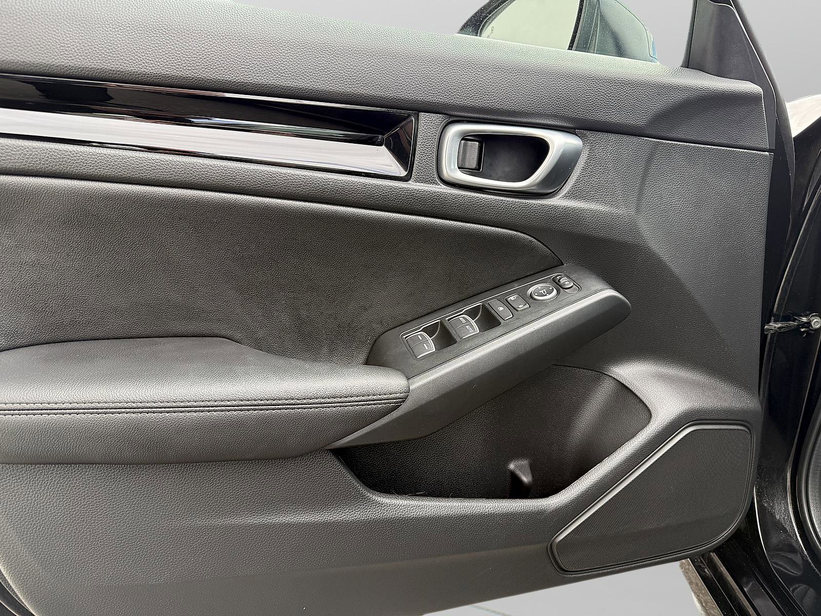 Certified 2024 Honda Civic EX-L image 10