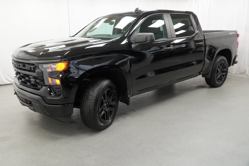 Used 2023 Chevrolet Silverado 1500 Custom w/ LPO, Dark Essentials Package AWD/4WD image 18