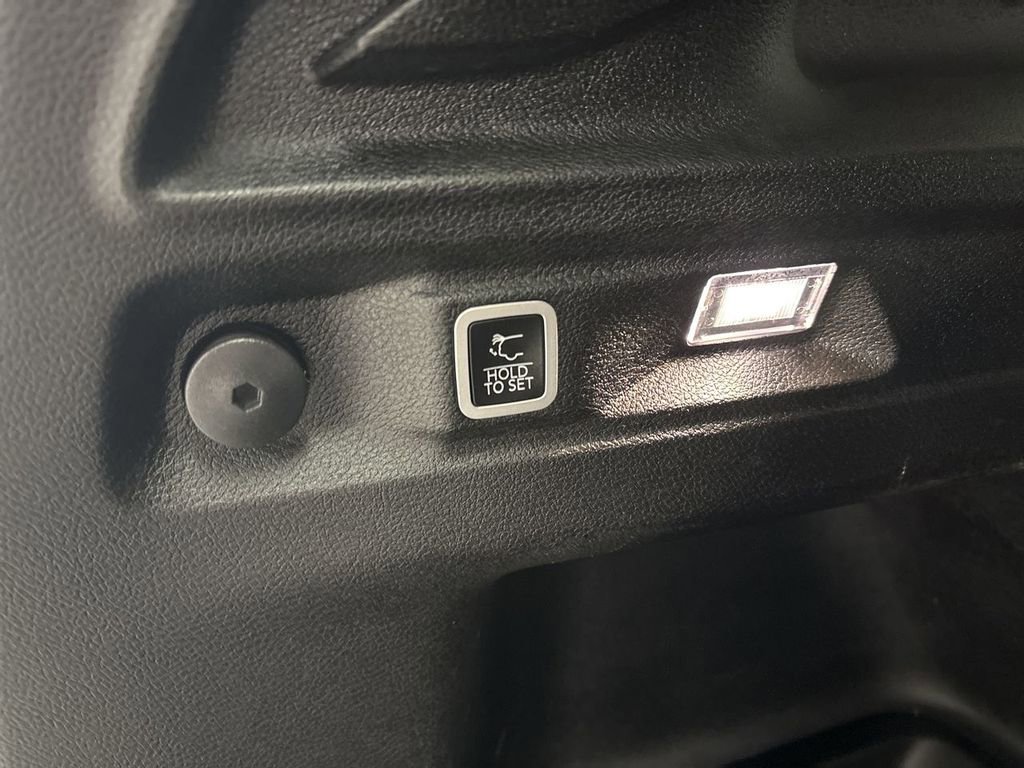 Used 2023 Jeep Grand Cherokee L Limited w/ Luxury Tech Group II image 30