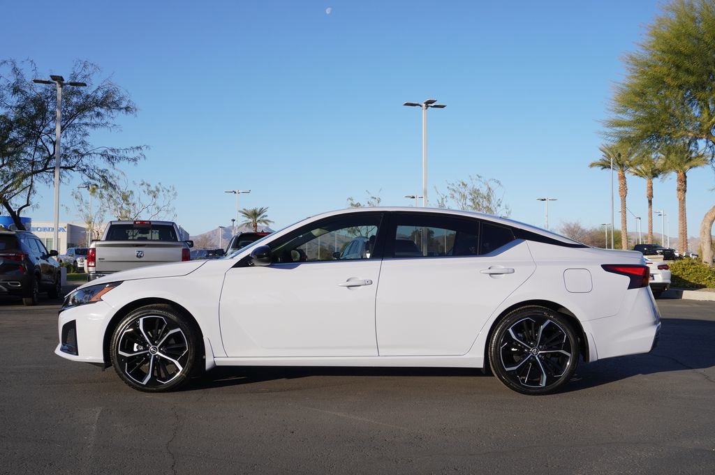 Certified 2025 Nissan Altima 2.5 SR image 2