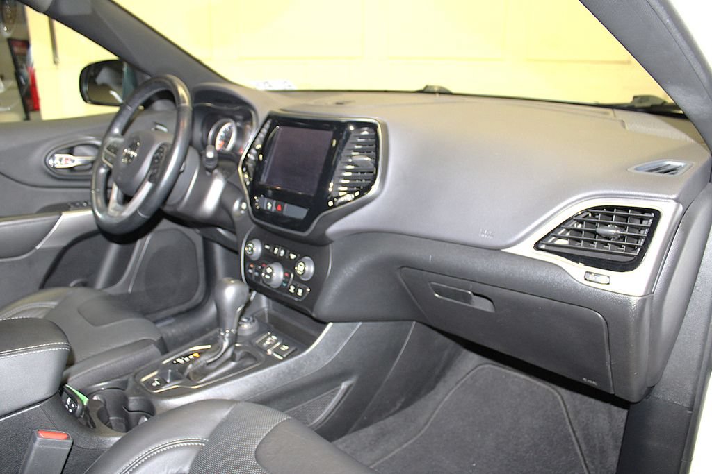 Certified 2020 Jeep Cherokee High Altitude AWD/4WD image 33